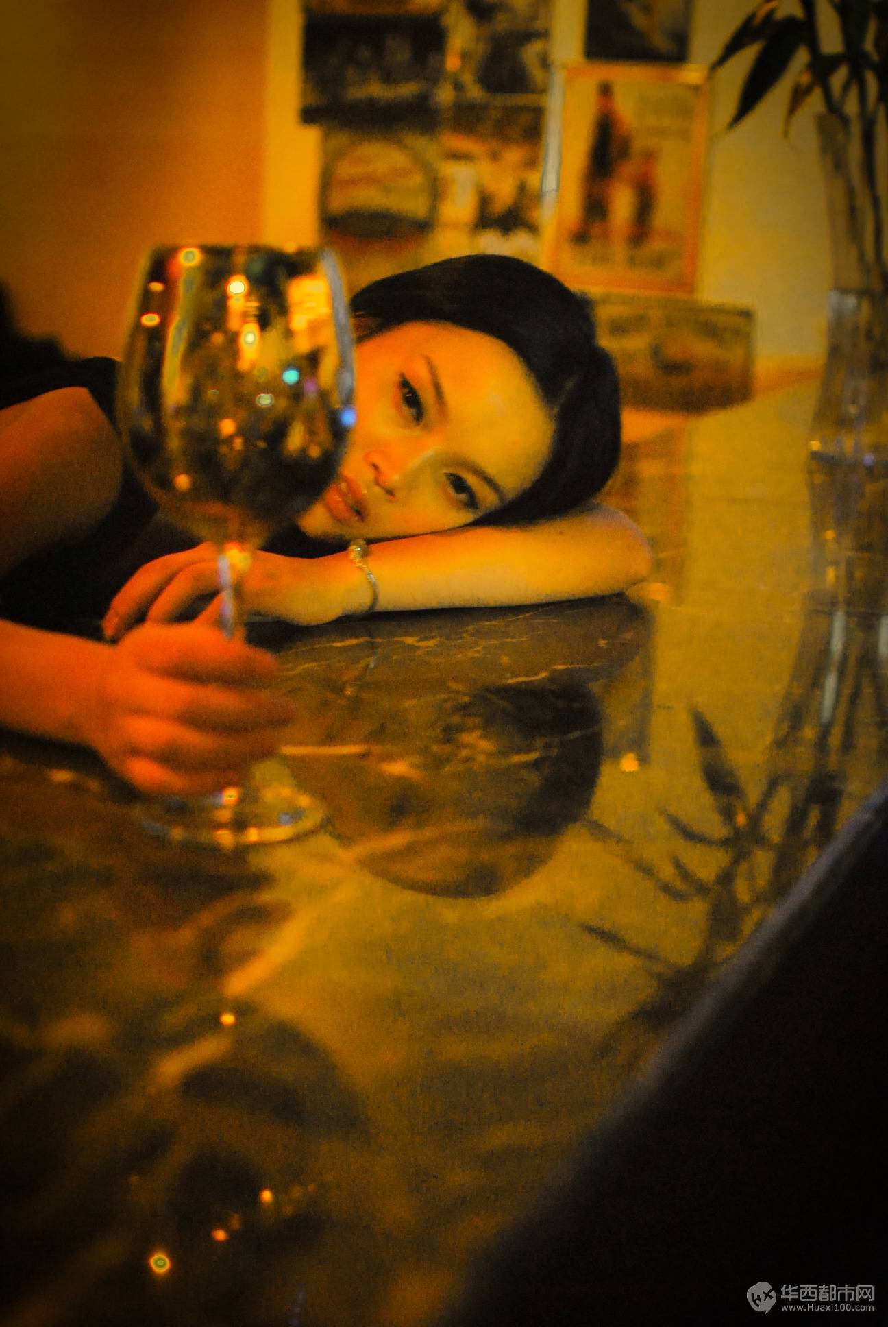 当一个人在酒吧的时候