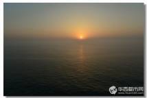 汪洋大海拍的日出日落
