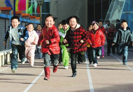 两三年内 每个街道至少建一所幼儿园