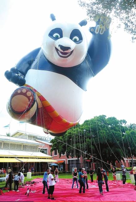 好莱坞满城大熊猫 成都是大赢家