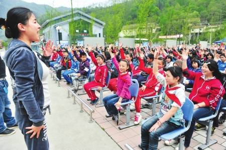 把演出獻(xiàn)給天堂里的姐姐